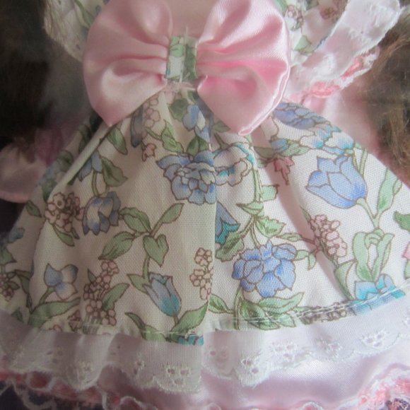 VINTAGE(RARE) DREAM COLLECTION (SABINA) BROWN HAIR (GIGO) DOLL/12" - Picture 4 of 10